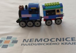 I STONAT SE DÁ S ÚSMĚVEM aneb únor 2026 na dětském oddělení