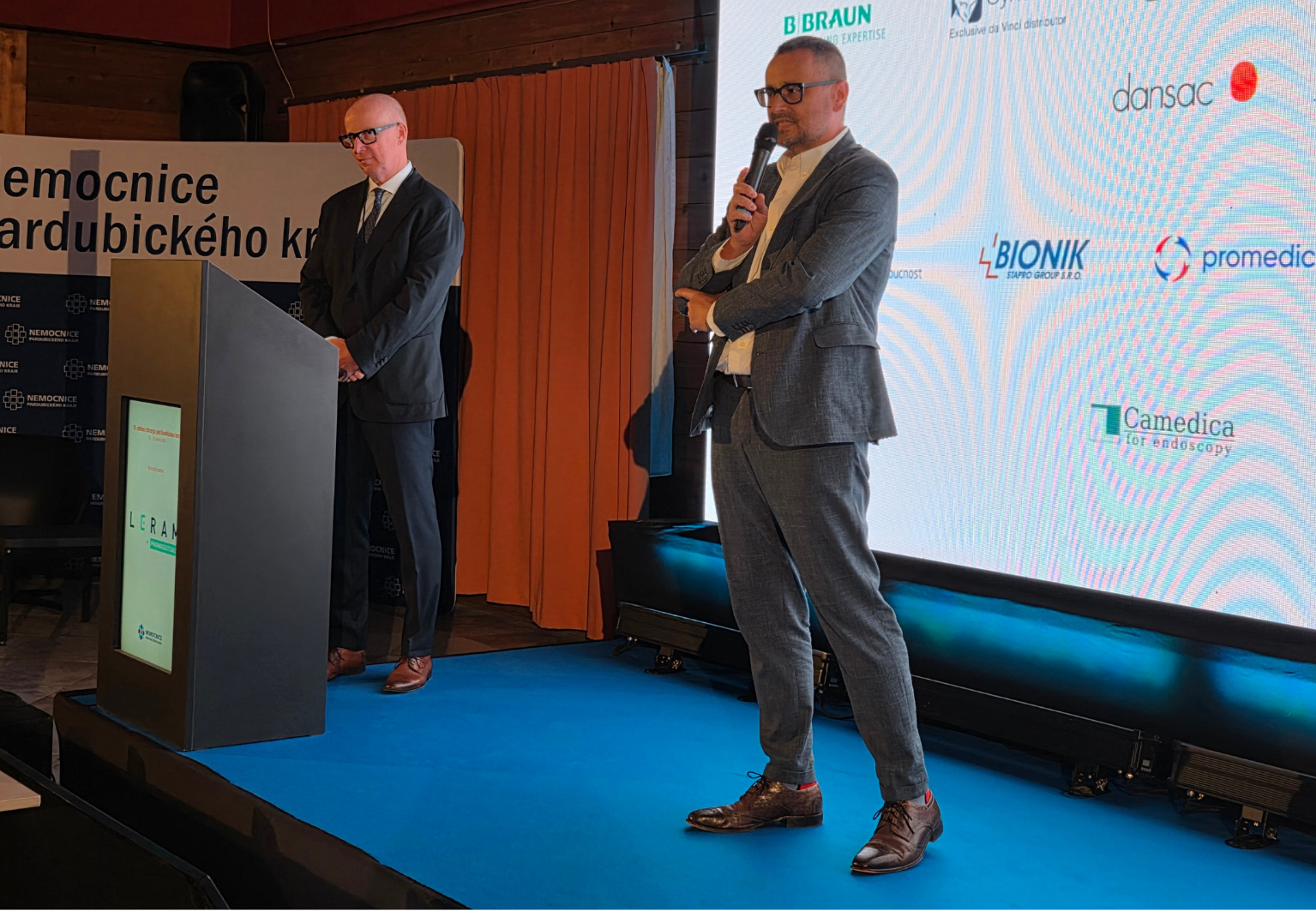 Chirurgie se musí umět podívat sama na sebe. Odborníci diskutovali o budoucnosti oboru na konferenci v Dřítči